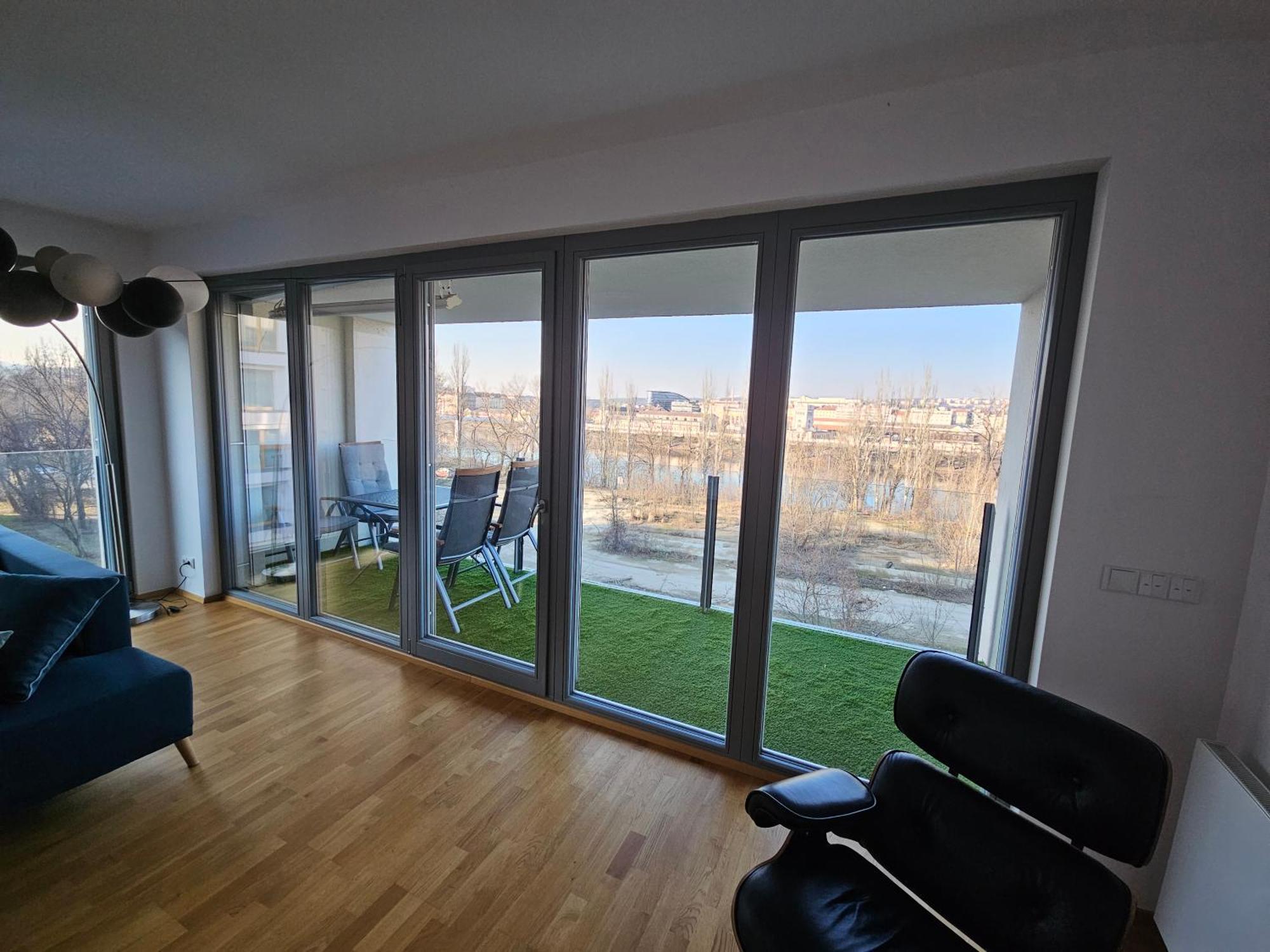 Vltava River Apartment *